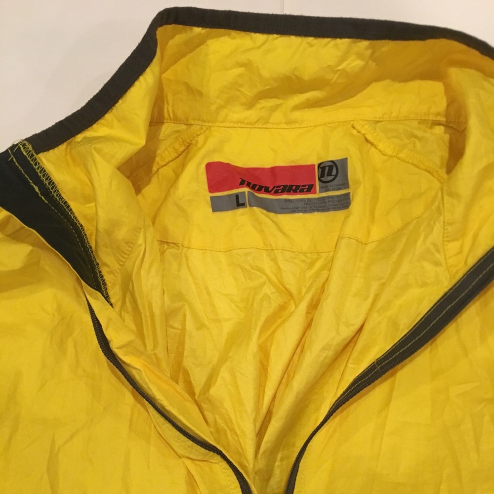 Novara Yellow Reflective Running Jacket - Picture 2 of 3